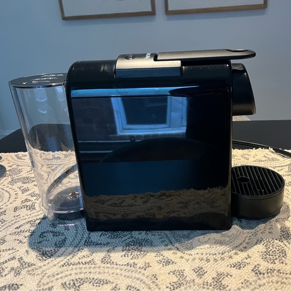 Nespresso De'Longhi Essenza Mini - Picture 2 of 8